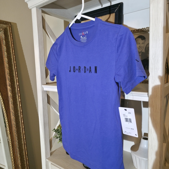 Jordan Purple Kids T-Shirt Small NWT - Picture 1 of 7